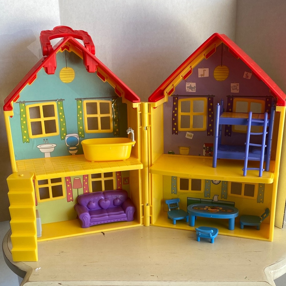 Vintage 2003 Peppa Pig House, Tall w/Two Floors & 9 Pieces of Room Furnishings